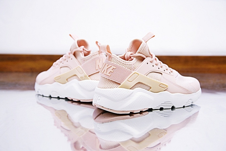 NIKE AIR HUARACHE RUN ULTRA ID 833147-801