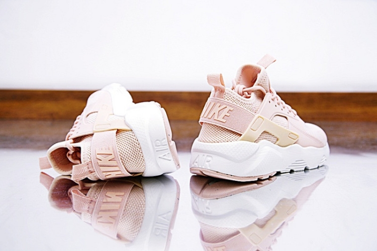 NIKE AIR HUARACHE RUN ULTRA ID 833147-801