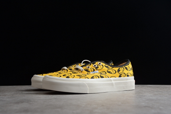 Vans X MOONEYES Authentic 44 DX VN0A5KX4AVQ 