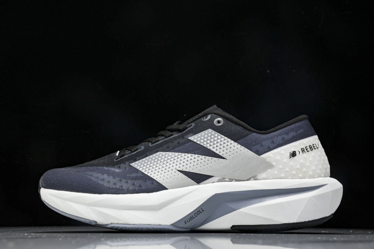  New Balance FuelCell Rebel V4 MFCXLK4