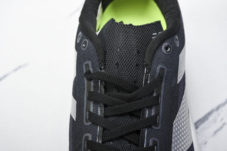  New Balance FuelCell Rebel V4 MFCXLK4