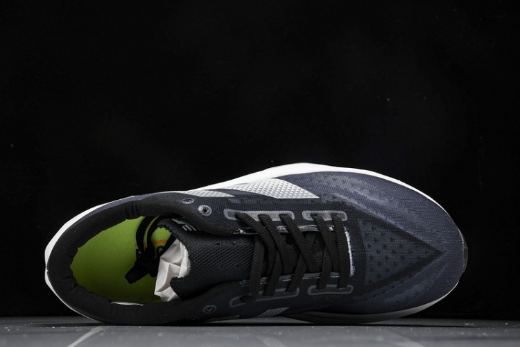  New Balance FuelCell Rebel V4 MFCXLK4