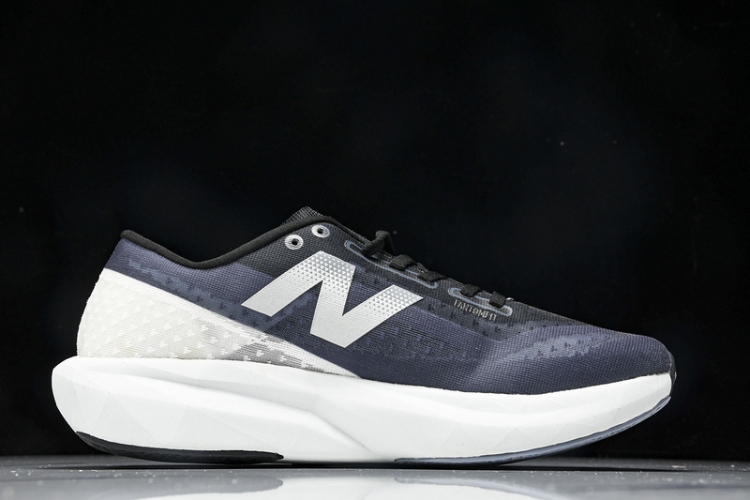  New Balance FuelCell Rebel V4 MFCXLK4