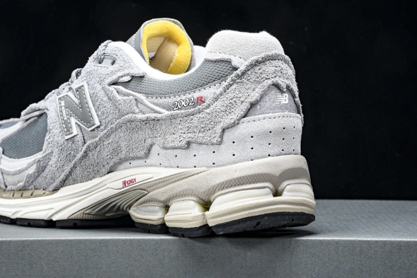 New Balance 2002R M2002RDM 