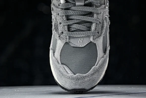 New Balance 2002R M2002RDM 