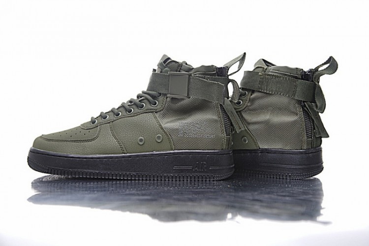 Nike SF Air Force 1 Utility Mid QS