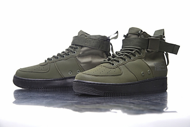 Nike SF Air Force 1 Utility Mid QS