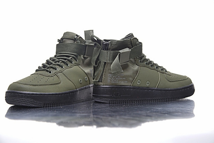 Nike SF Air Force 1 Utility Mid QS