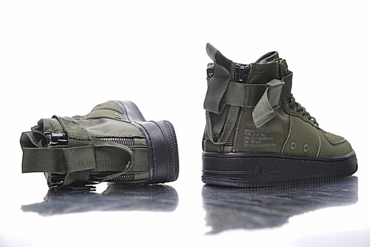 Nike SF Air Force 1 Utility Mid QS