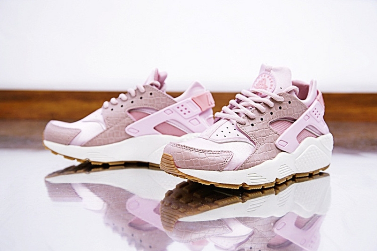 NIKE AIR HUARACHE RUN ULTRA 683818-601