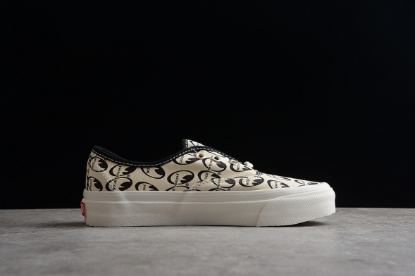 Vans X MOONEYES Authentic 44 DX VN0A5KX4AVP 