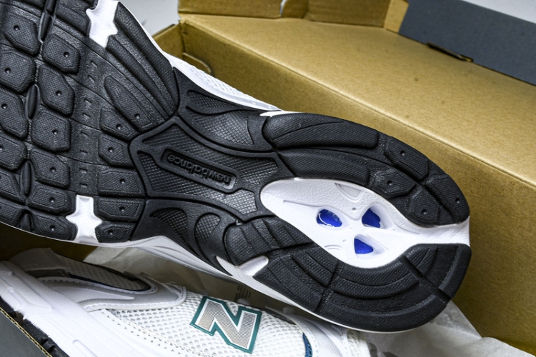  New Balance 530 MR530AB