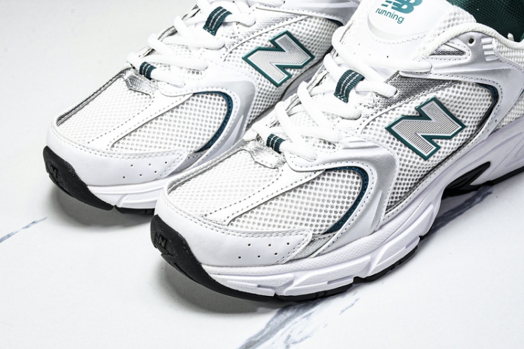  New Balance 530 MR530AB