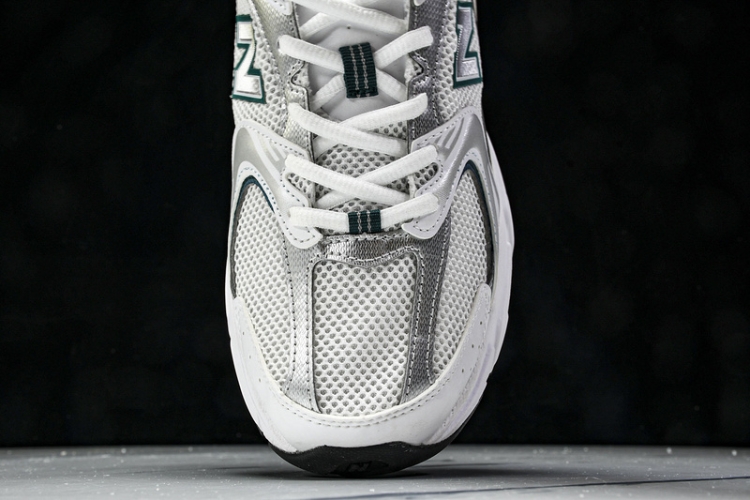 New Balance 530 MR530AB