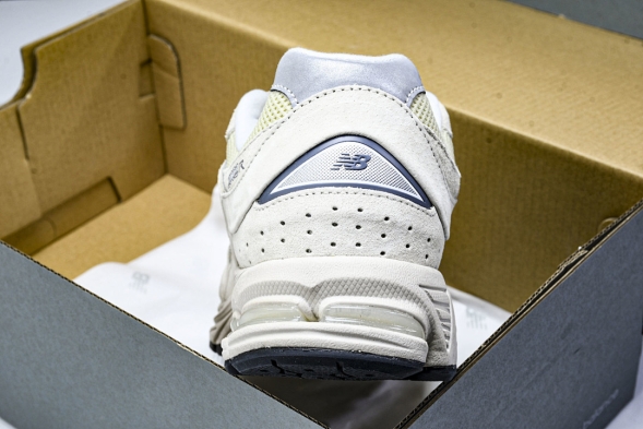 New Balance 2002R ML2002RE 