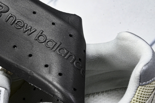 New Balance 2002R ML2002RE 