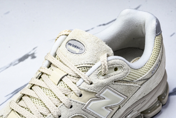 New Balance 2002R ML2002RE 