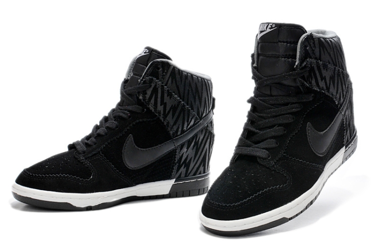 WMNS Nike Dunk Sky Hi SB 