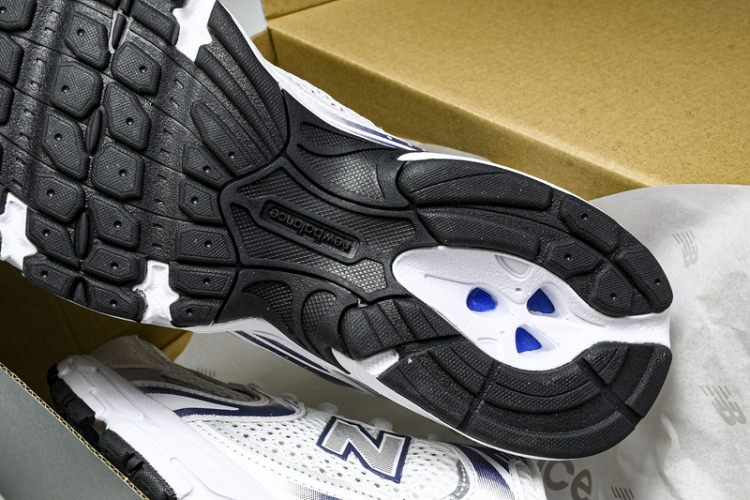  New Balance 530 MR530BA