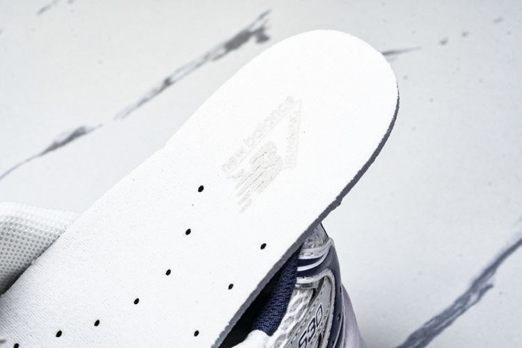  New Balance 530 MR530BA