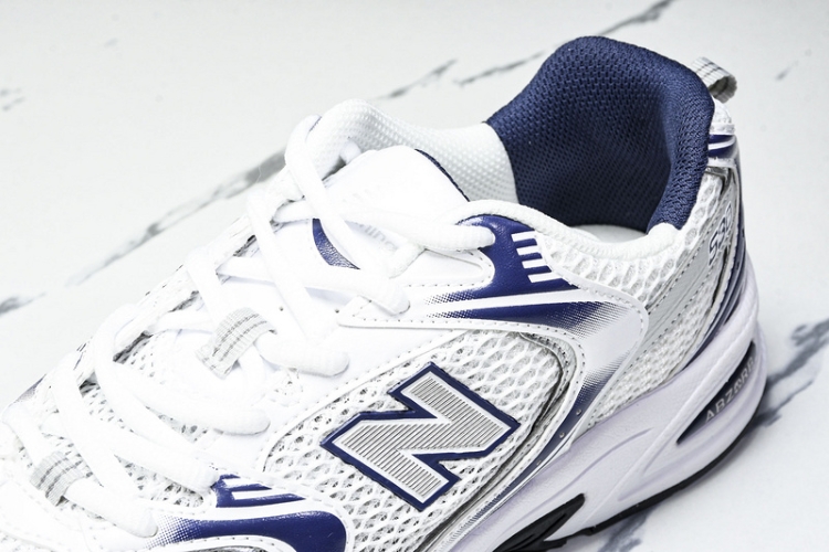  New Balance 530 MR530BA