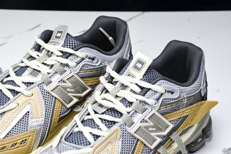  New Balance 1906 U1906AA