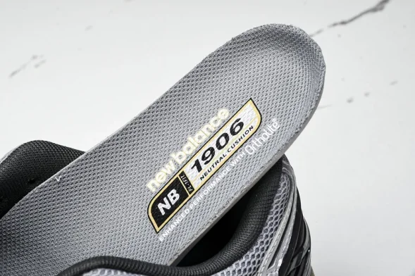New Balance 1906 U1906AA 