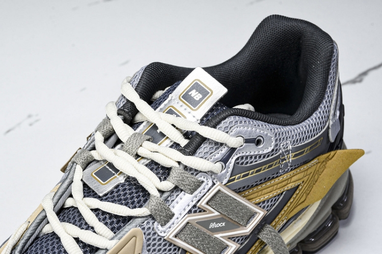  New Balance 1906 U1906AA