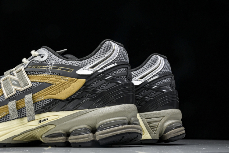  New Balance 1906 U1906AA