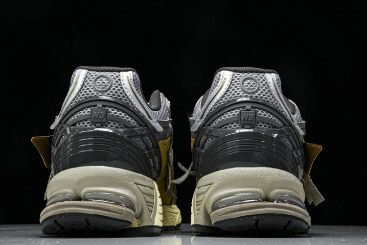  New Balance 1906 U1906AA