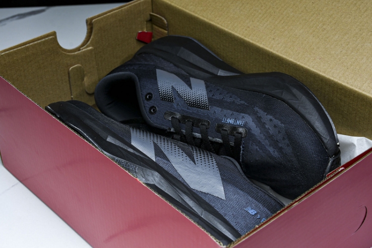  New Balance FuelCell Rebel V4 MFCXLB4 