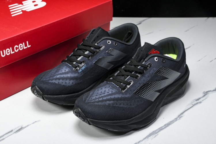  New Balance FuelCell Rebel V4 MFCXLB4 