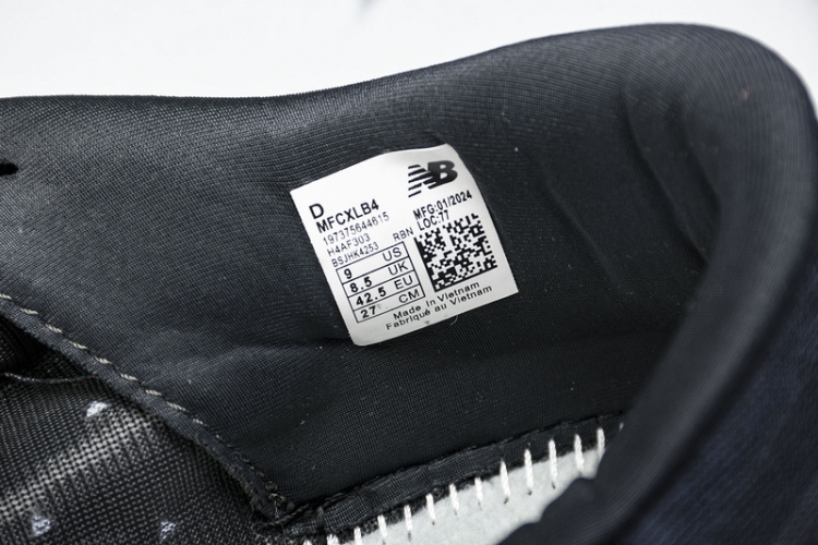  New Balance FuelCell Rebel V4 MFCXLB4 