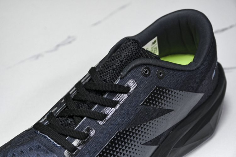  New Balance FuelCell Rebel V4 MFCXLB4 
