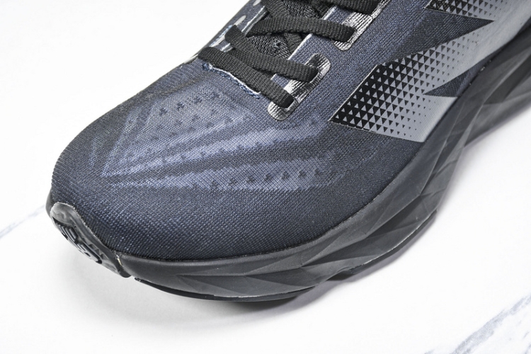 New Balance FuelCell Rebel V4 MFCXLB4 
