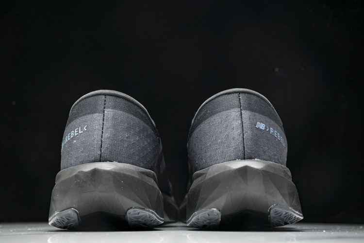  New Balance FuelCell Rebel V4 MFCXLB4 