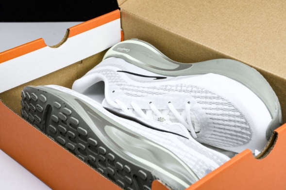 Nike Journey Run FN0228-102 