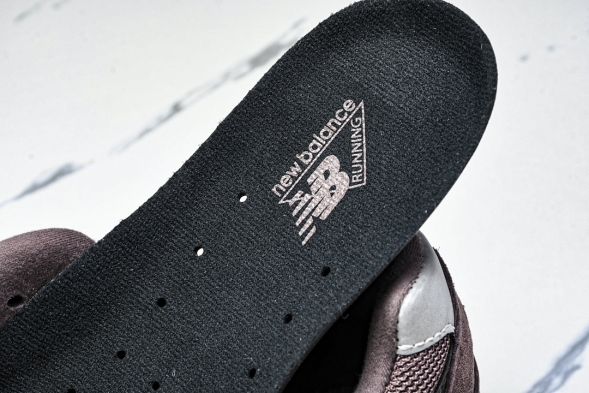 New Balance 2002R M2002RCD 