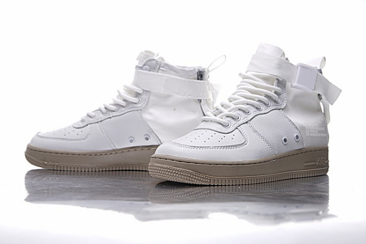 Nike SF Air Force 1 Utility Mid QS