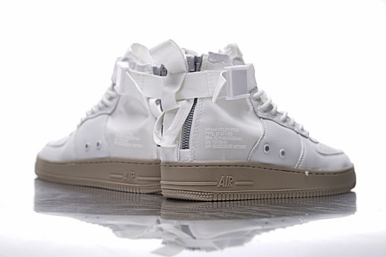 Nike SF Air Force 1 Utility Mid QS