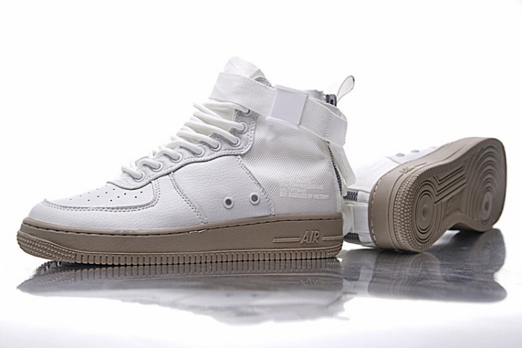 Nike SF Air Force 1 Utility Mid QS