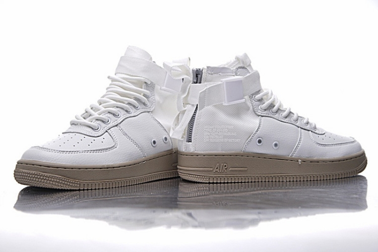 Nike SF Air Force 1 Utility Mid QS