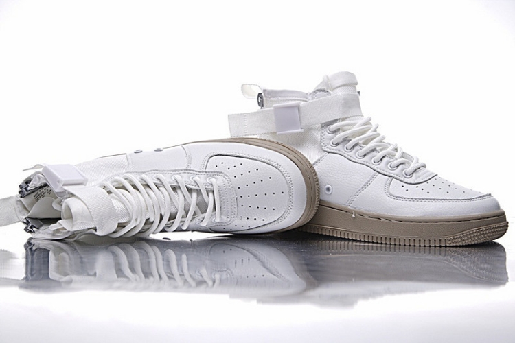 Nike SF Air Force 1 Utility Mid QS