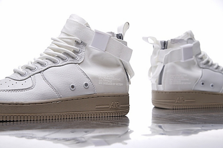 Nike SF Air Force 1 Utility Mid QS