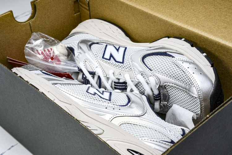  New Balance 530 MR530KA