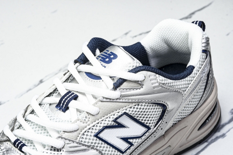  New Balance 530 MR530KA