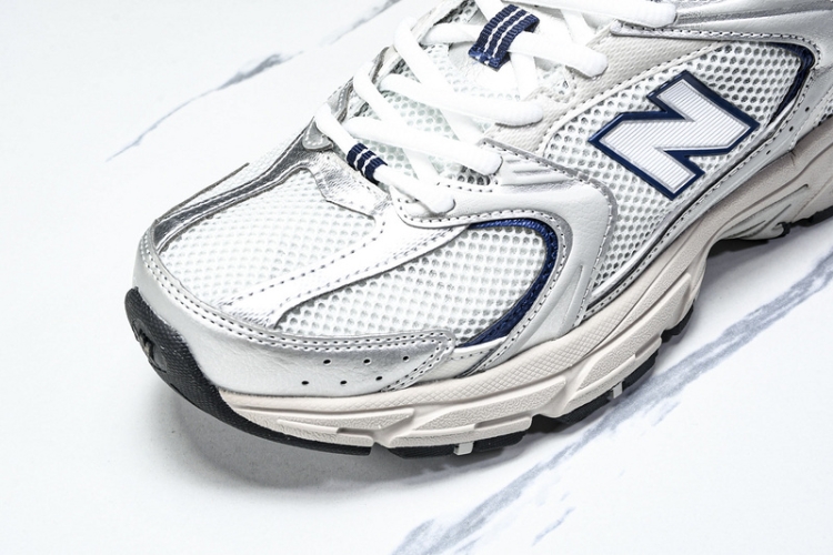  New Balance 530 MR530KA