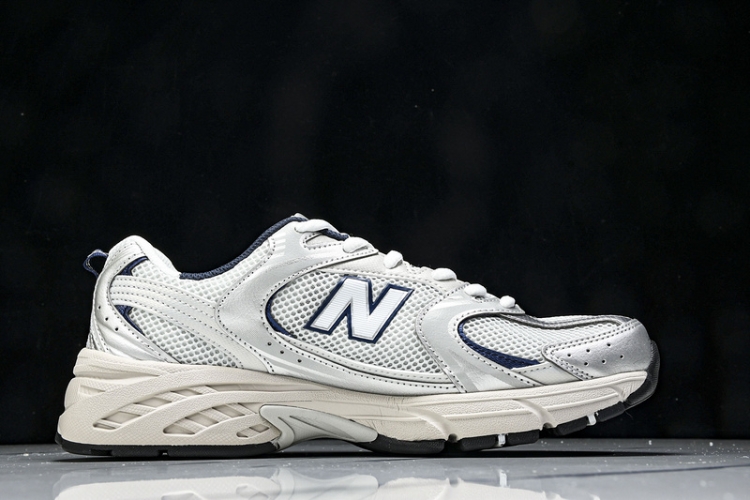  New Balance 530 MR530KA