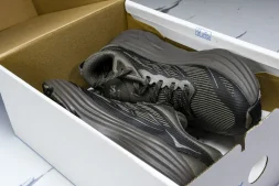 HOKA Bondi 8 1155391 UBR