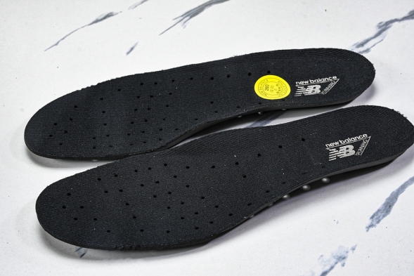 New Balance 2002R M2002RDB 